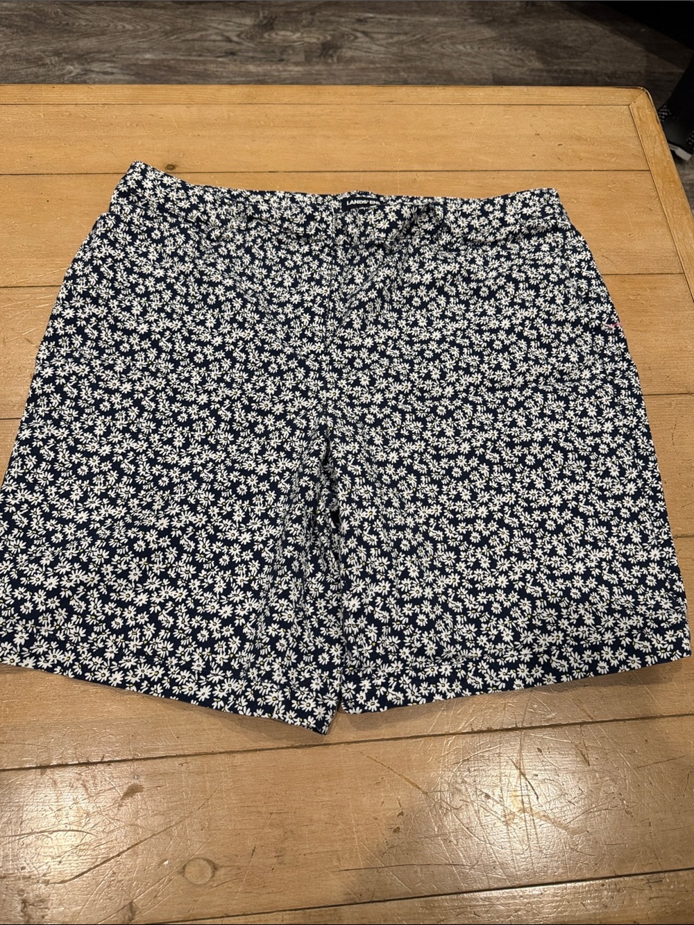 Lands' End Navy and White Daisy Print Women's Bermuda Shorts Size 18
